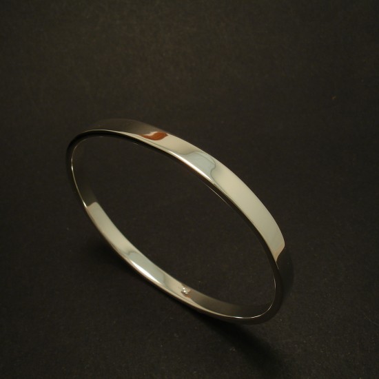 solid-rectangular-profile-silver-oval-bangle-03361.jpg