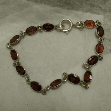 handmade-cut-garnet-silver-link-braceletr-20409.jpg