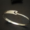 flat-profile-solid-silver-clip-bangle-03692.jpg