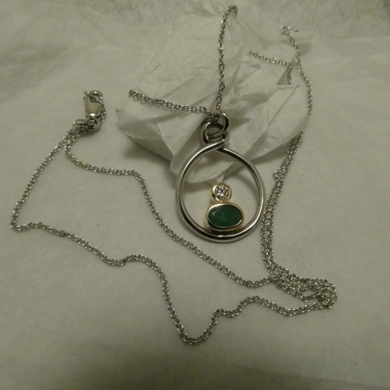 handworked-18ct-gold-emerald-diamond-pendant-20651.jpg