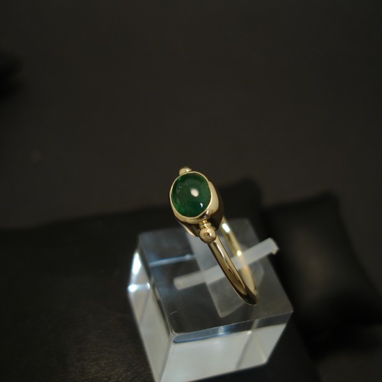 1ct-cabochon-emerald-18ctgold-hmade-ring-03873.jpg