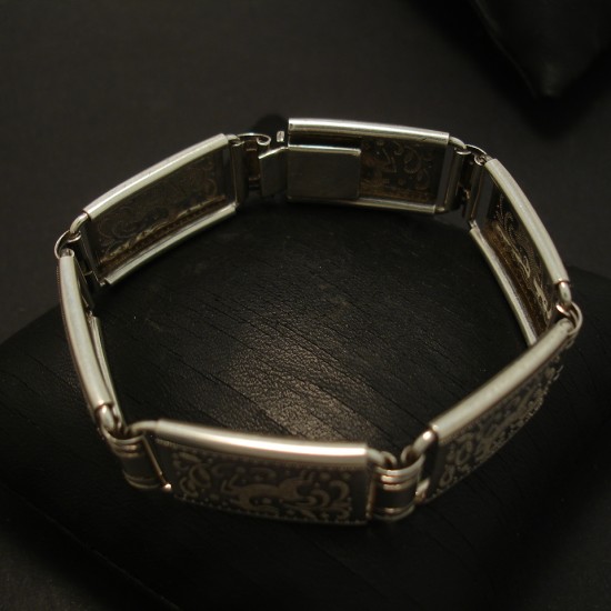 1940s-german-embossed-silver-bracelet-04116.jpg