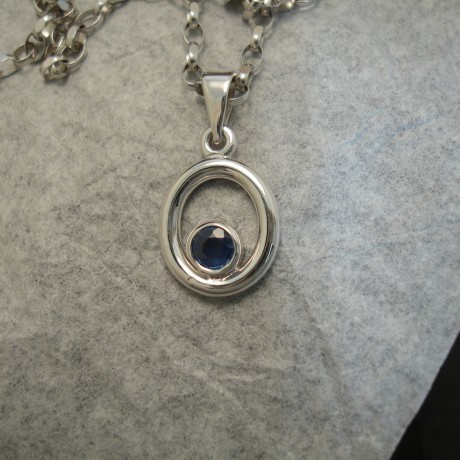 44ct-sapphire-handmade-9ctwhite-gold-pendant-04056.jpg