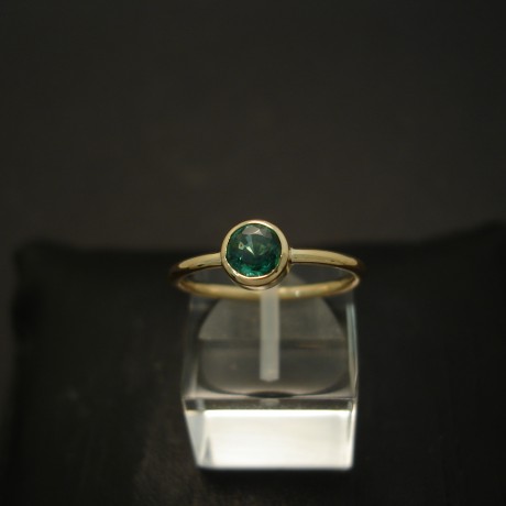 57ct-bright-natural-emerald-hmade-18ctgold-ring-04291.jpg