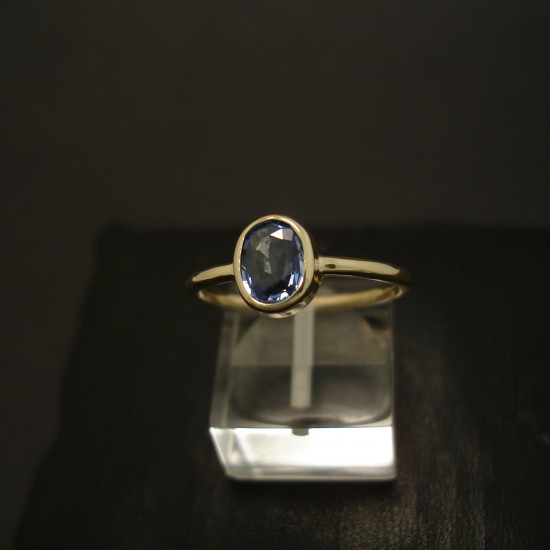 .81ct-delicate-blue-sapphire-hmade-9ctgold-ring-04383.jpg