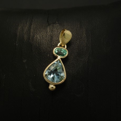 aquamarine-emerald-18ctgold-hmade-pendant-04349.jpg