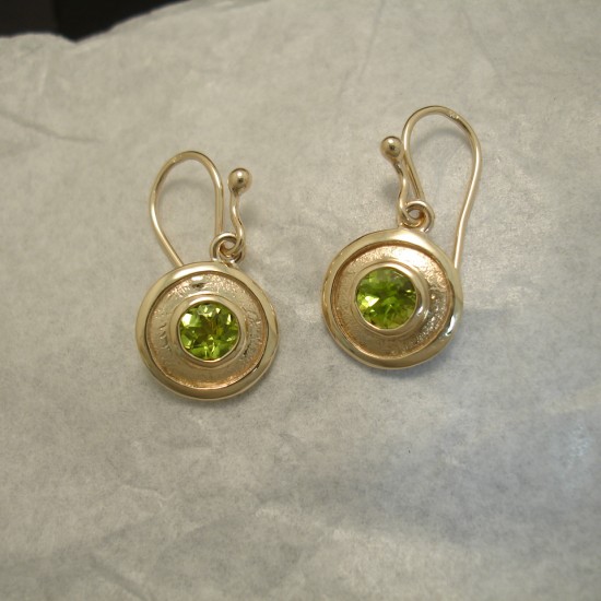 textured-gold-disc-earrings-green-peridot-04235.jpg