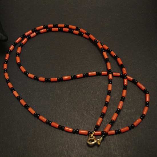 smart-colour-black-onyx-coral-necklace-9ctgold-04669.jpg