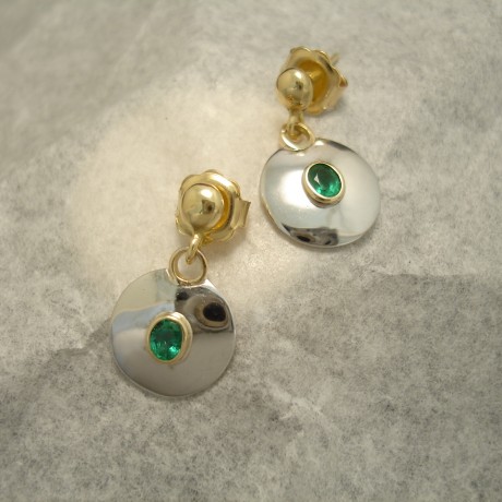 4x3mm-oval-emeralds-18ctgold-earstud-drops-04594.jpg
