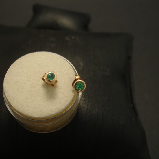 emerald-earstuds-simple-solid-9ctgold-04783.jpg