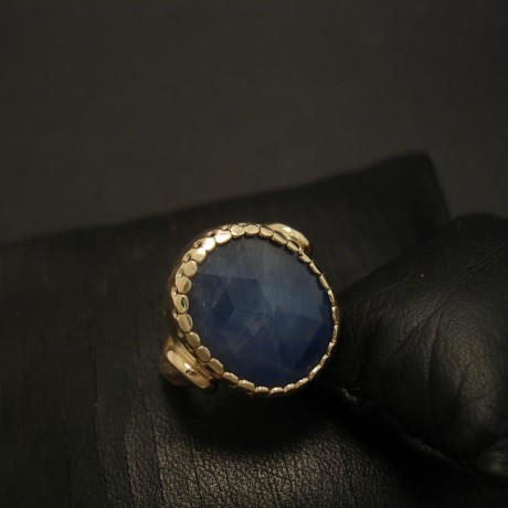 22x15mm-opaque-blue-sapphire-9ctgold-hmade-ring-04658.jpg