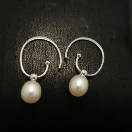smart-18ct-white-gold-pearl-earrings-04765.jpg