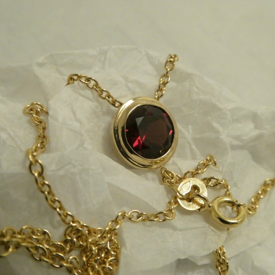 best-wine-red-garnet-8mm-gold-pendant-70119.jpg