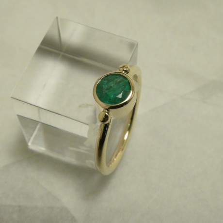 .58ct-round-emerald-18ctgold-ring-30162