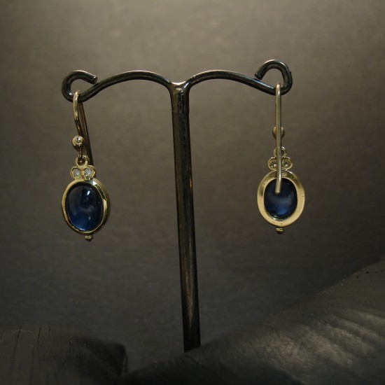 superfine-sapphire-cabochons-18ctgold-hmade-earrings-04803.jpg