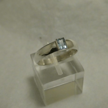 aquamarine-4x3mm-baguette-silver-ring-40144.jpg