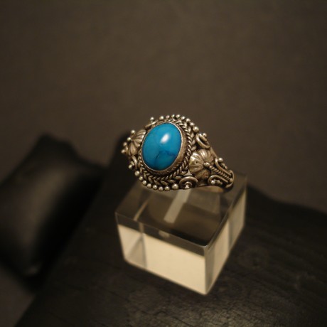 finely-handcrafted-silver-turquoise-ring-vic-style-05153.jpg