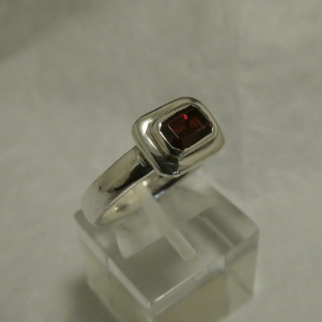 garnet-baguette-hmade-silver-ring-40158.jpg