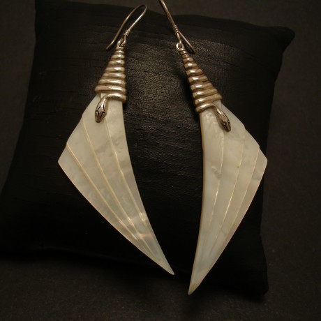 shimmering-shell-hcrafted-silver-snake-earrings-05129.jpg