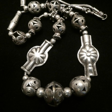 handcrafted-old-afghani-silver-bead-chain-necklace-00620.jpg