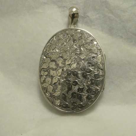 ivy-leaf-antique-silver-locket-20850.jpg