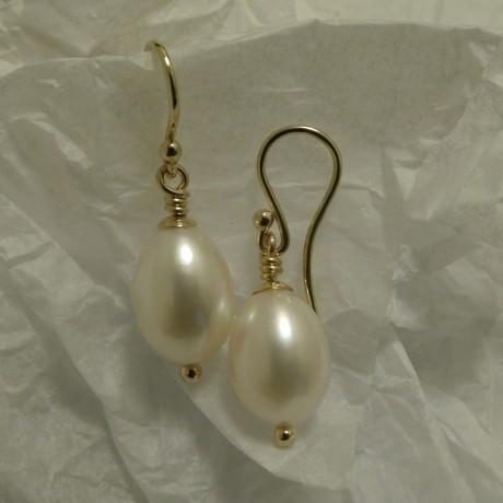 12x10mm-teardrop-pearl-9ctgold-earrings-50570.jpg