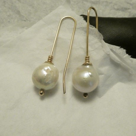 round-baroque-pearl-long-9ctgold-earrings-00695.jpg