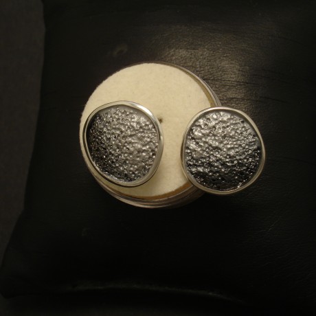 silver-grey-contemporary-silver-earstuds-02764.jpg