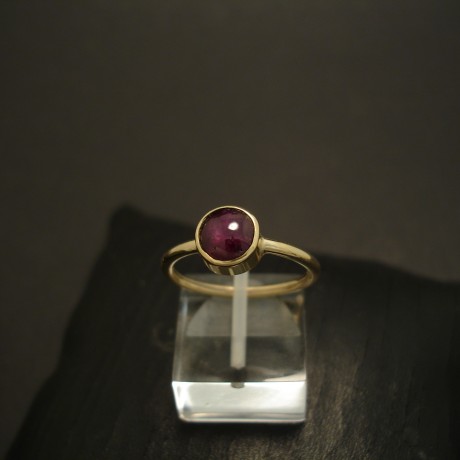 dark-purple-ruby-star-cabochon-hmade-9ctgold-ring-04806.jpg