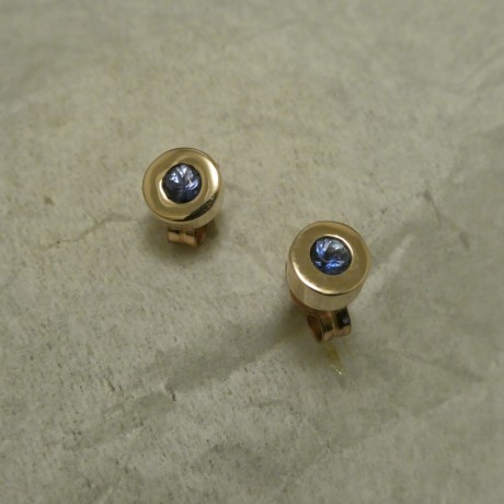 .20ct-ceylon-bright-sapphires-9ctgold-earstuds-20548.jpg