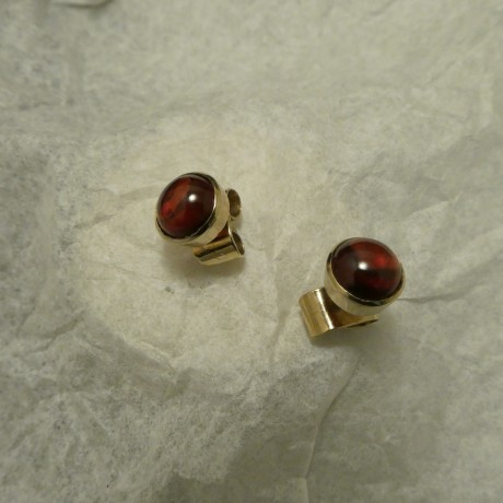 6mm-cabochon-garnets-9ctgold-studs-00683.jpg