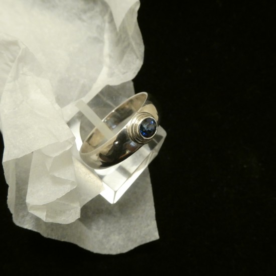 4mm-deep-blue-sapphire-hmade-silver-ring-00790.jpg