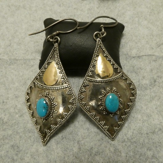 bold-handcrafted-silver-earrings-arizona-turquoise-00846.jpg