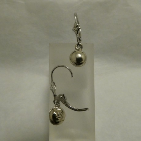 safety-hooks-9ctwhitegold-ball-earrings-30756.jpg