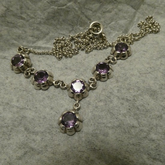 six-translucent-amethysts-silver-necklace-00726.jpg