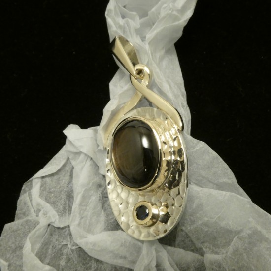 australian-sapphires-pendant-gold-beaten-silver-00925.jpg