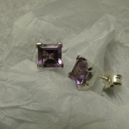 6mm-square-amethysts-silver-4-claw-earstuds-10457.jpg