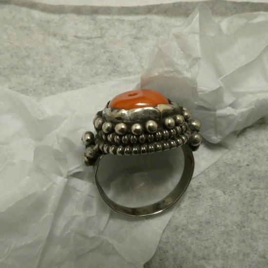 tribal-coral-bead-old-silver-ring-10231.jpg