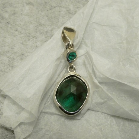 3.88ct-two-emerald-9ctwhite-gold-pendant-10686.jpg