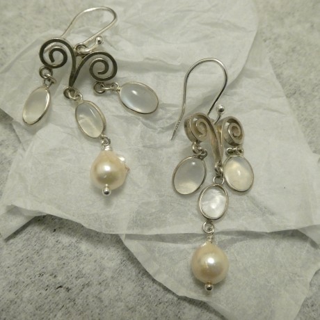 lovely-pearl-moonstone-silver-earrings-10653.jpg