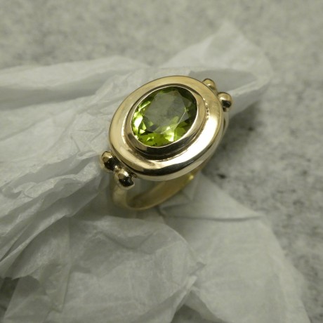 typical-green-agrade-peridot-9ctgold-ring-10680.00