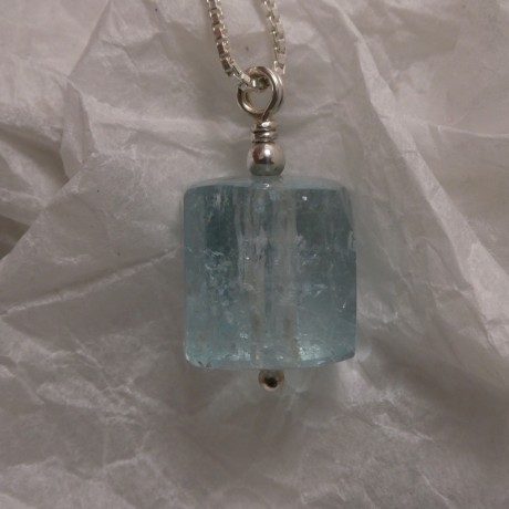 sea-blue-aquamarine-hexagonal-silver-00007.jpg