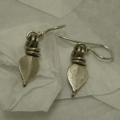 ancient-rajasthani-tribal-silver-form-earrings-20088.jpg