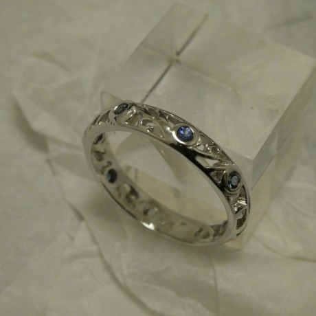 6-ceylon-sapphires-pierced-9ctwhite-gold-ring-20597.jpg