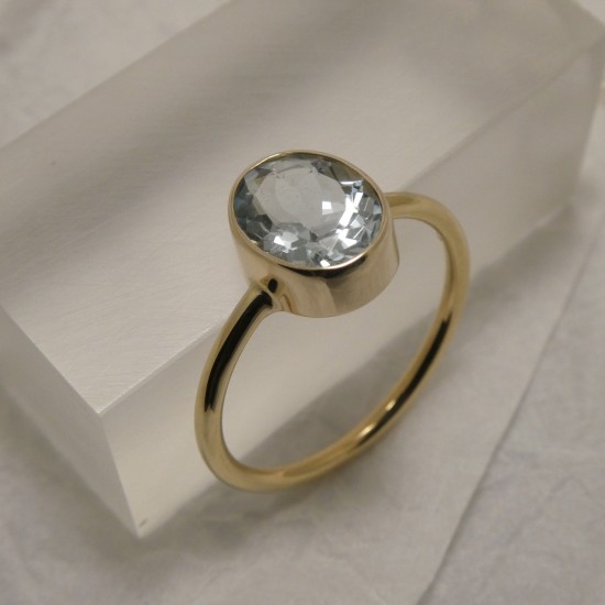 9x7mm-superfine-aquamarine-9ctgold-ring-00182.jpg