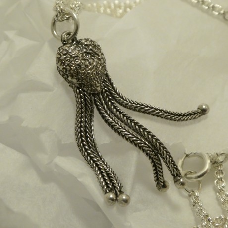handcrafted-english-antique-silver-tassel-70934.jpg