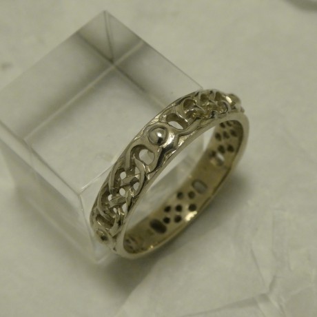 interwoven-pierced-celtic-knot-9ctwhite-gold-ring-20628.jpg