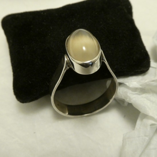 moonstone-cabochon-oval0hmade-silver-ring-20320.jpg