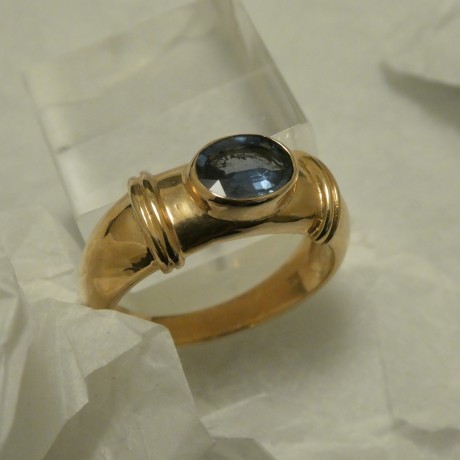 vivid-medium-blue-7x5mm-rose-gold-ring-20630.jpg
