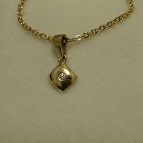 neat-solid-9ctgold-pendant-3pt-diamond-20336.jpg